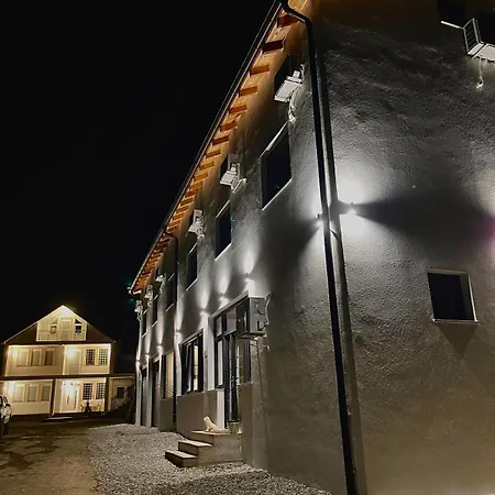 E Vjeter Vendégház *